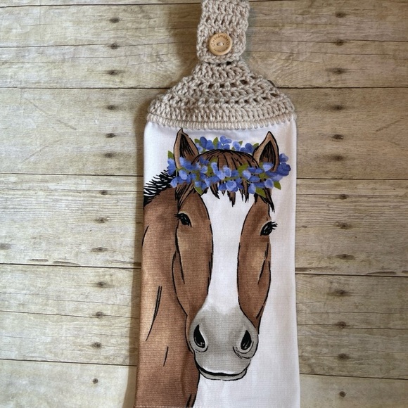Crochet Top Horse Hanging HandTowel Single Thickness Animal Lover Brown - Picture 1 of 4